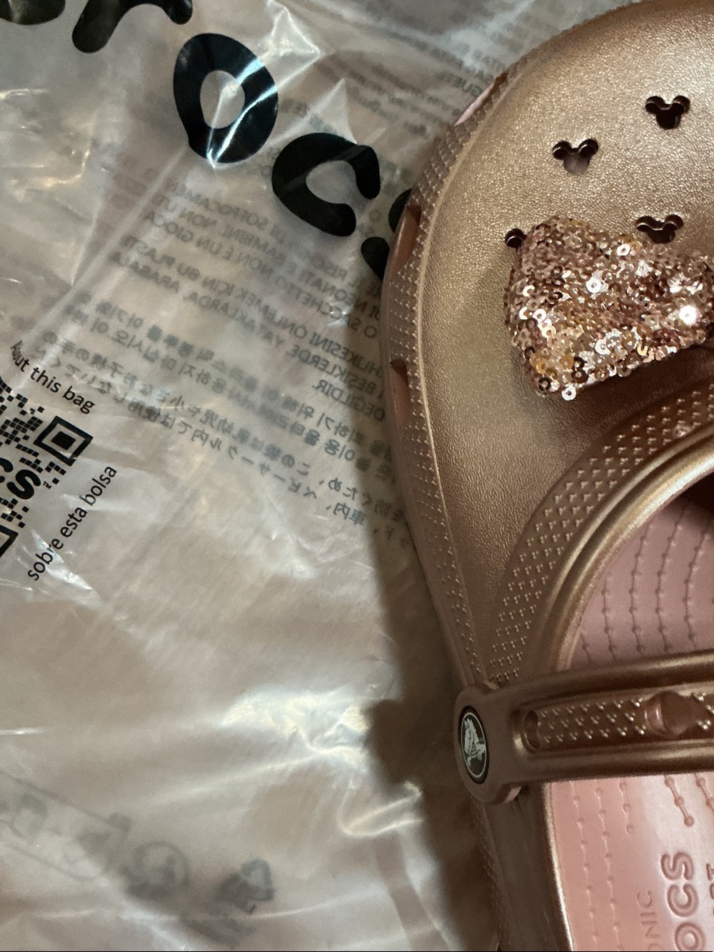 CROCS Disney women men’s 9/11 Metallic Rose Gold Bow Clogs nwt Mickey Mouse - Picture 9 of 10